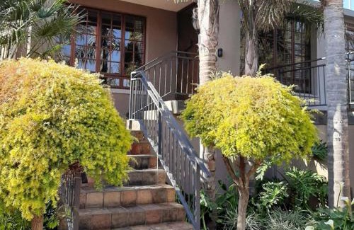 Waverley House | La Casa Guest House