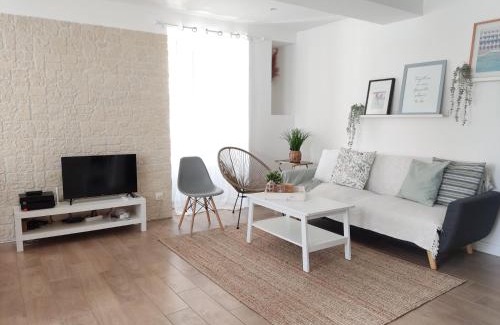Opoul-Perillos House | La Casa Rosa