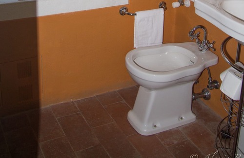 Filattiera Villa | La Casatorre di Ponticello. Casale di campagna con ampio giardino e piscina