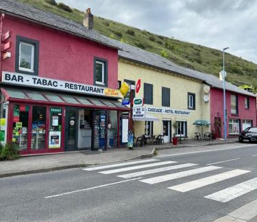 Onet-le-Chateau Hotel | La Cascade