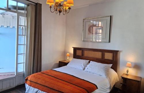 Santiago House | La Cascarona