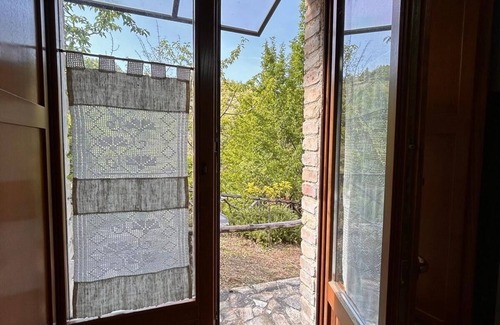 Ascoli Piceno House | La Casetta nel Bosco Delightful house nestled in the green hills of the Marche region