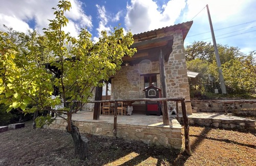 Ascoli Piceno House | La Casetta nel Bosco Delightful house nestled in the green hills of the Marche region
