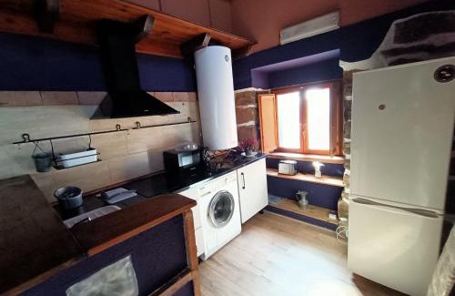 Santa Maria de la Alameda Ski Chalet | La Casita Violeta