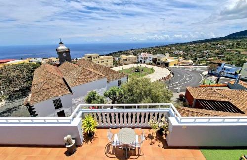 Brena Alta Apartment | La Casita del Arco Ático