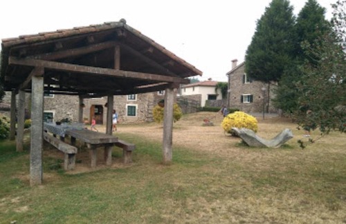 Oza-Cesuras House | La Casita do Soxal