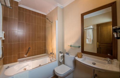 Figueras (Castropol) Hotel | La Casona de Lazúrtegui