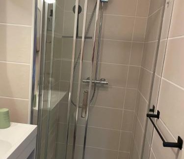 Riols Bed & Breakfast | La Cerisaie - Chambres d'hôtes & gites