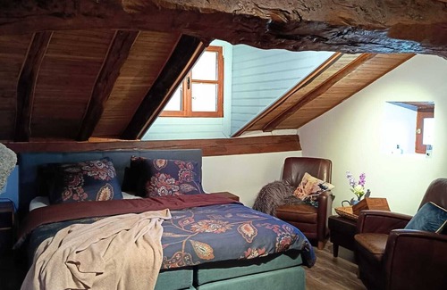 Saint-Estephe Bed & Breakfast | La Cerise – spacious and elegant B&B room at Domaine Le Verger