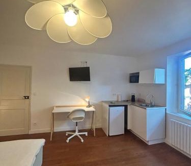 Bouloc Apartment | La chambre de Bouloc confortable et calme