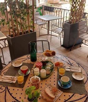 Bruniquel Hotel | La Chambrette