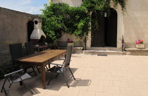 Auxey-Duresses House | La chapelle de Melin