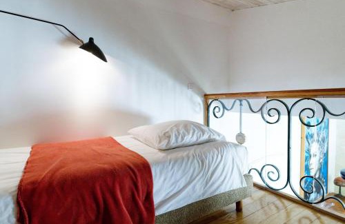 Abzac House | La Chapelle du Domaine de Choisy