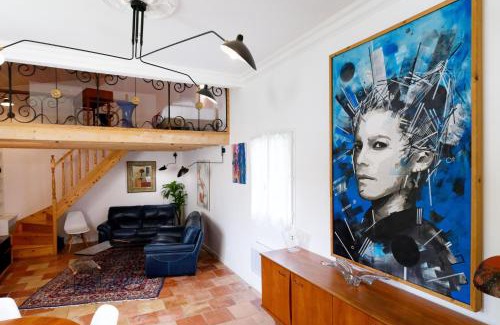 Abzac House | La Chapelle du Domaine de Choisy