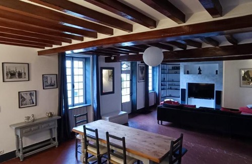 Montcresson House | La Charmault