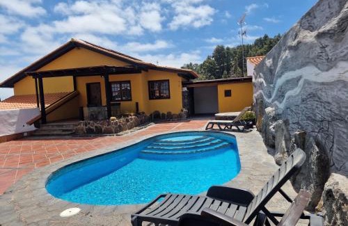 Santa Barbara House | La Chosita