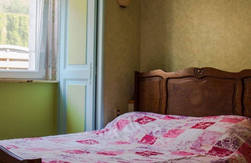 Taintrux House | La Chti Cabane