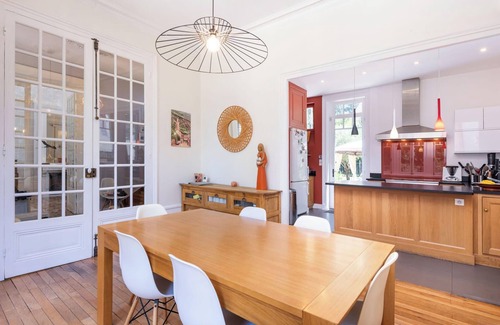 Tassin-la-Demi-Lune Villa | La Cloche - Family house with pool ang garden