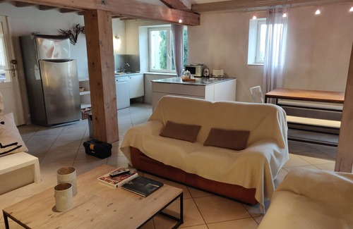 Cornillon House | La Closerie de la Cèze, vue Imprenable sur les Vignes et le Coucher de Soleil