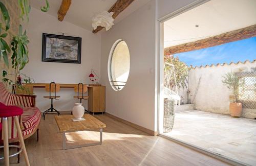 Pezenas Apartment | La Comédie de Pézenas - Appartements