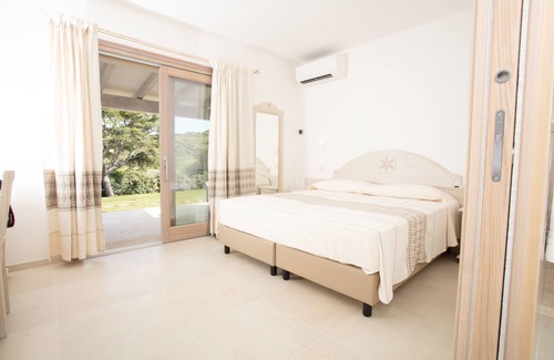 Baja Sardinia Bed & Breakfast | La Corte di Pulicinu