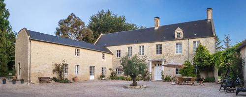 Mosles House | La Cour Souveraine - Gîte Omaha