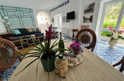 Marina Piccola Apartment | La Cuchina