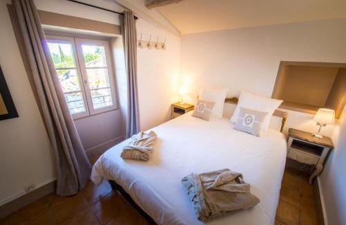 Colonzelle Bed & Breakfast | La Demeure de Cybele - chambres d'hôtes en Drôme Provençale