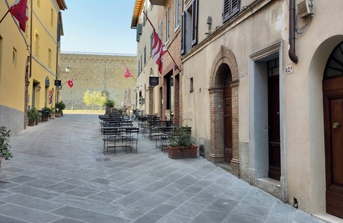 Montalcino House | La Dimora di Roberta is located within walking distance of the Fortress and the historic center.
