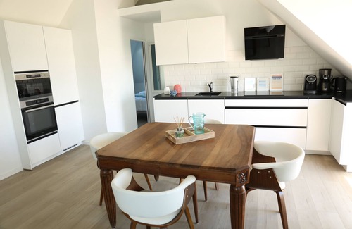 Reville Apartment | La Dunette, a southern balcony facing the sea