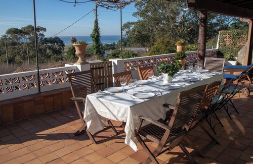 Ferrol House | La Entretenida - View and Sound of the Sea, Next to the Beach. Pet-Friendly.