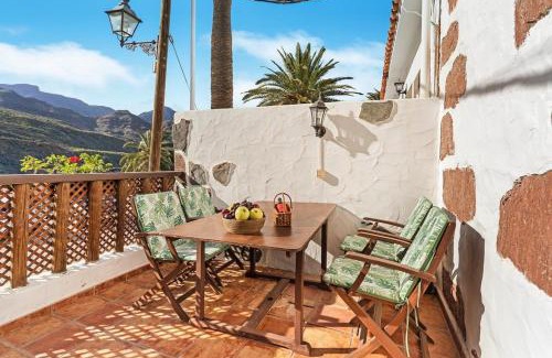 La Sorrueda House | La Escuela de la Sorrueda by Villas Rivero