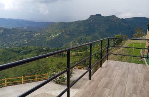 La Vega Other | La Esmeralda