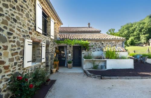 Saint-Pons Bed & Breakfast | La Ferme De Mon Grand-père