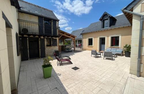 La Chartre-sur-le-Loir Villa | La Fontaine - Détente - Piscine Jacuzzi - 12p