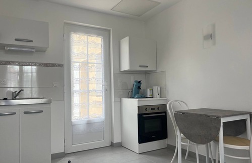 Jaunay-Clan House | La Futuropolis: House with independent studio