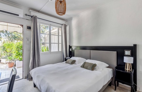 Cap-d'Antibes Hotel | La Garoupe Gardiole Boutique Hotel