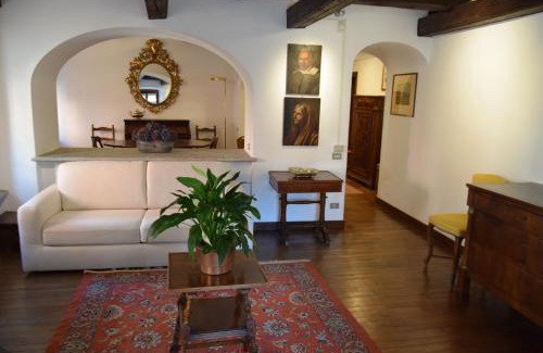 Santa Maria Maggiore Apartment | La Ghirba
