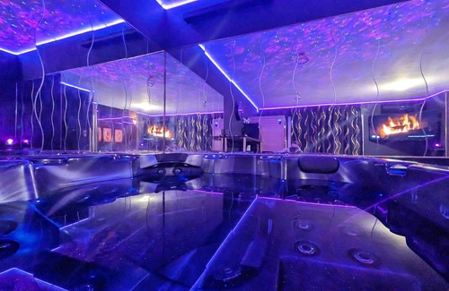 Perpignan Apartment | La Gold Room Perpignan Jaccuzzi & Sauna