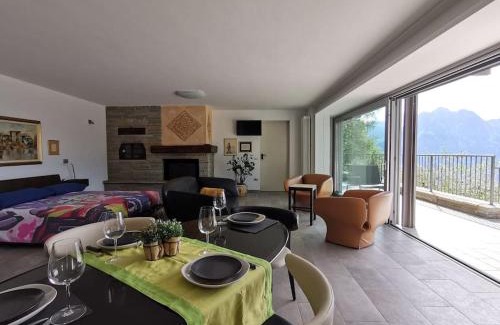 Solto Collina Apartment | La Grande Terrazza