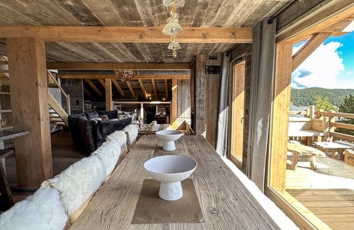 Superbolquere Ski Chalet | La Granja-Chalet-Deluxe-Ensuite with bath and shower