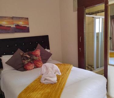 Ga-Segonyana House | La-Guna Guesthouse