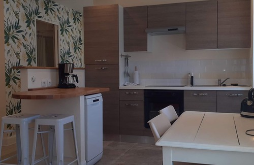 Chateau-Chinon Apartment | "La Halte Verte" , Charmant Studio Tout Confort en Centre Ville