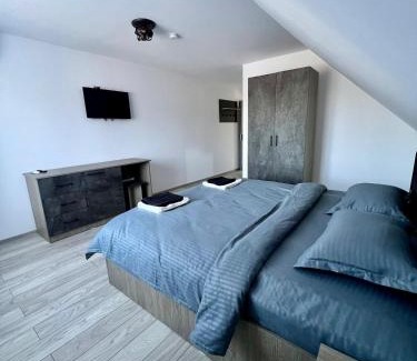 Moinesti Hotel | La Izvor Moinești, Cazare