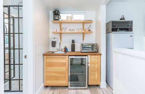 La Jolla Shores House | La Jolla Beach Bungalow | 4BR w/Hot Tub & Casita