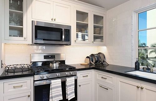 Village of La Jolla House | La Jolla Cove Entire Renovated, Designed Home