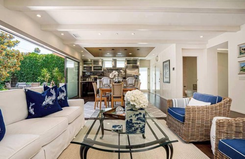 La Jolla Shores House | La Jolla Shores Gem with Rooftop Ocean Views