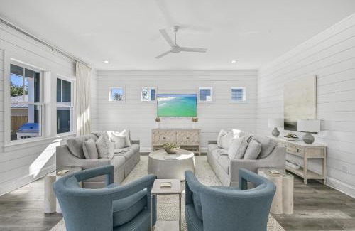 Seacrest House | La Joya Azul