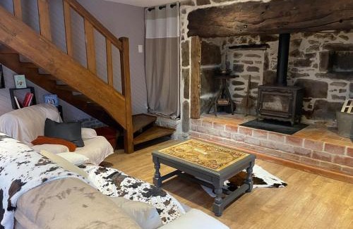 Les Angles-sur-Correze House | La Libellule