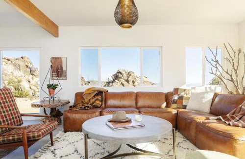 Panorama Heights House | La Luna Azul - Privacy in the Boulders with Hot Tub & Fire Pit home